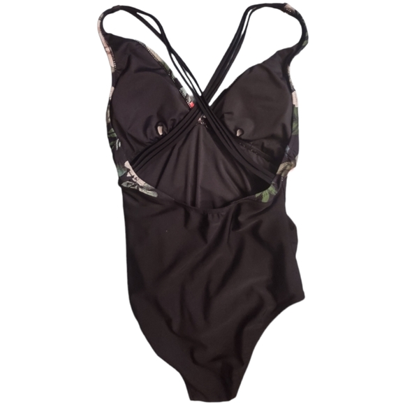 NWT  Floral Cupshe One-piece Swimsuit Size Medium - Picture 2 of 8